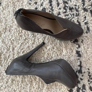 Like New Nine West Gray Booties